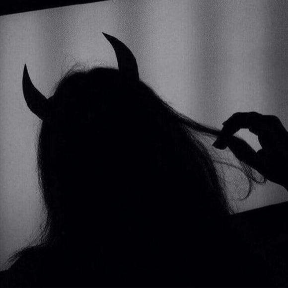 Meet your Posher, Chelsey - Picture 1 of 4